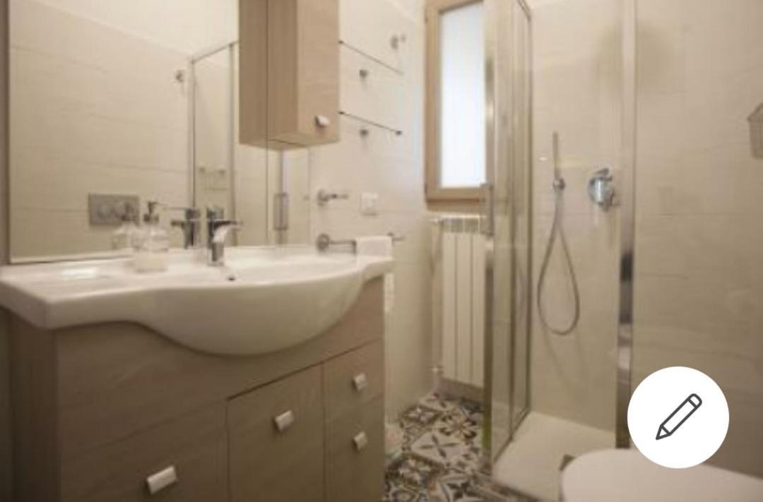 Lg House With Balcony Near Ponte Vecchio Apartman Firenze Kültér fotó