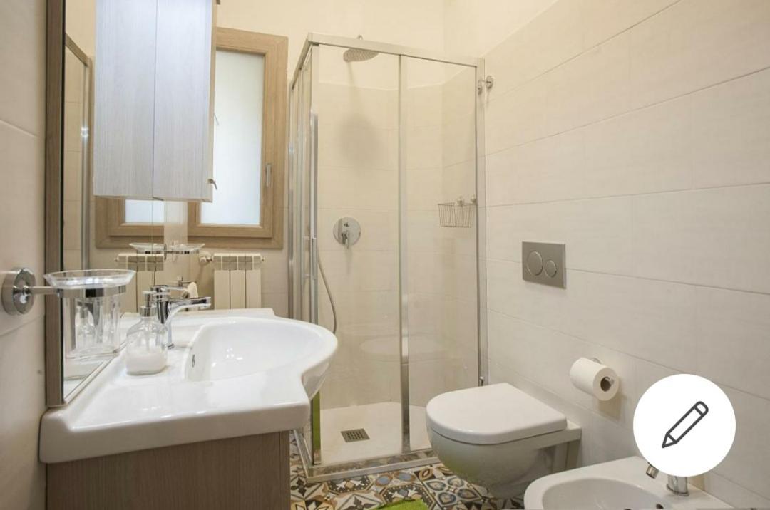 Lg House With Balcony Near Ponte Vecchio Apartman Firenze Kültér fotó