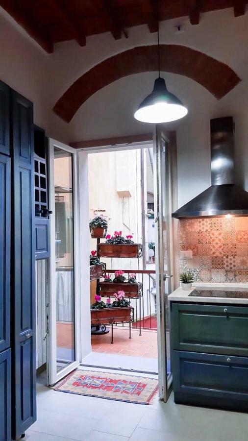 Lg House With Balcony Near Ponte Vecchio Apartman Firenze Kültér fotó